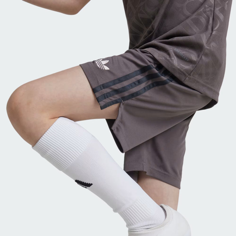 Conjunto Ninõ  tercera equipación del Real Madrid 24/25